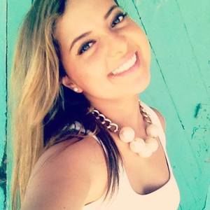 Meet your Posher, Gabriela